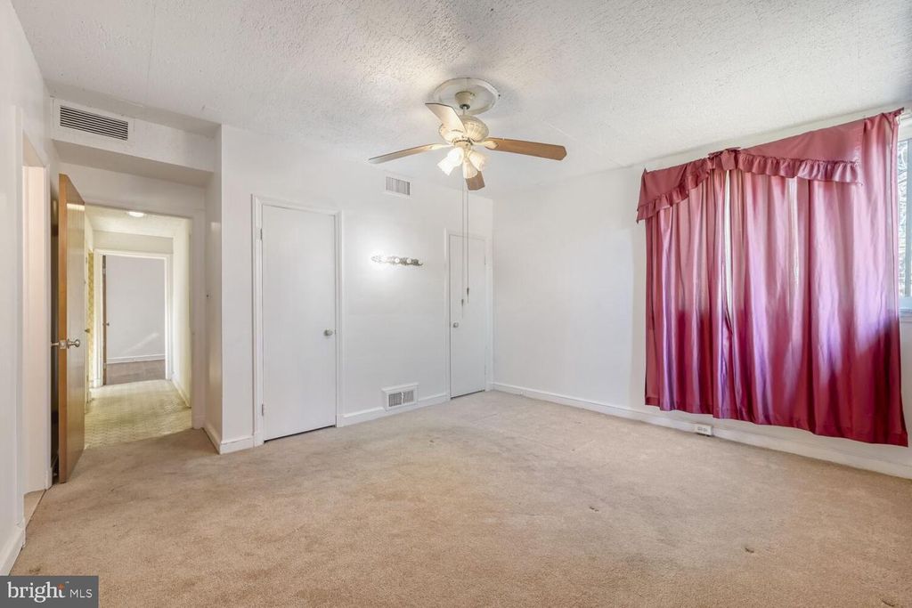 Image 14 of property listing at 3813 GLEN AVE, Baltimore, MD 21215