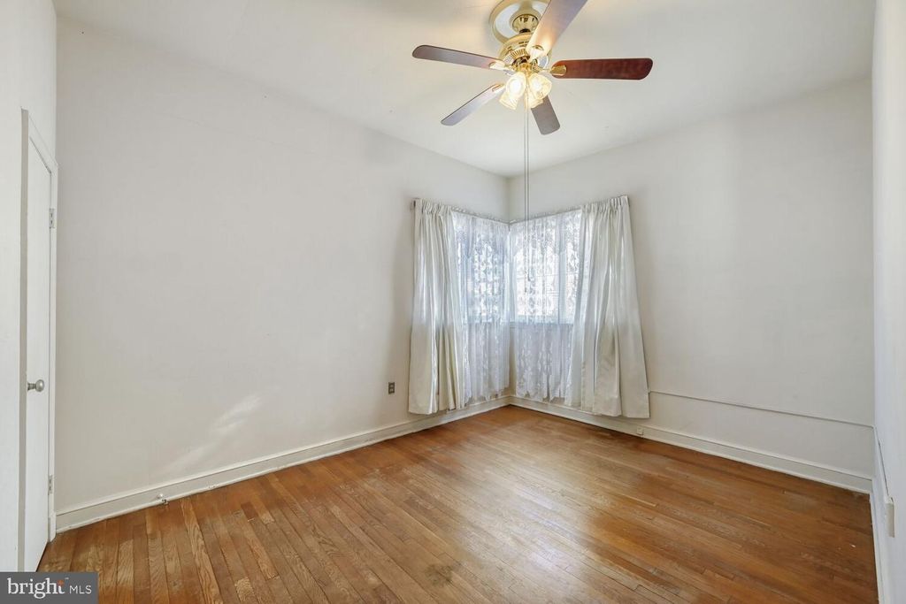 Image 17 of property listing at 3813 GLEN AVE, Baltimore, MD 21215
