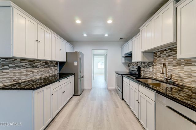 2031 N 28TH Place, Phoenix, AZ 85008