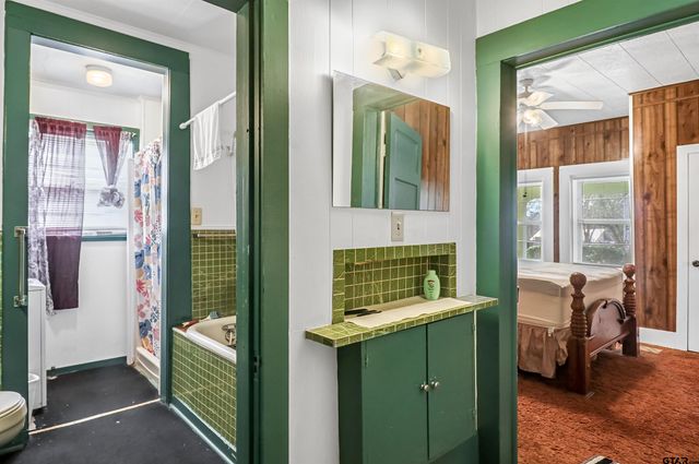 205 E Fourth St, Rusk, TX 75785