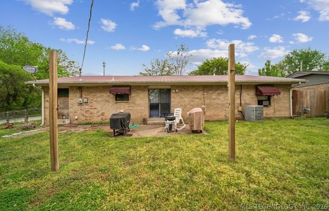 13812 S 296th East Avenue, Coweta, OK 74429