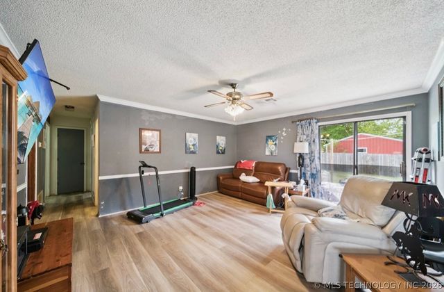 13812 S 296th East Avenue, Coweta, OK 74429