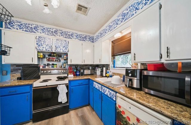 13812 S 296th East Avenue, Coweta, OK 74429