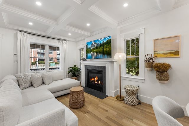 437 Mount Auburn St, Watertown, MA 02472