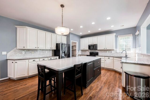 153 Flowering Grove Lane, Mooresville, NC 28115