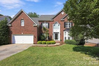 153 Flowering Grove Lane, Mooresville, NC 28115