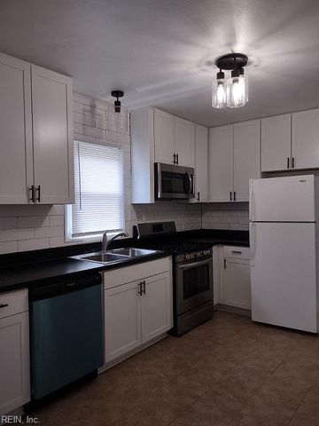 635 46th ST, Newport News, VA 23607