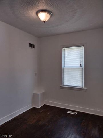 635 46th ST, Newport News, VA 23607