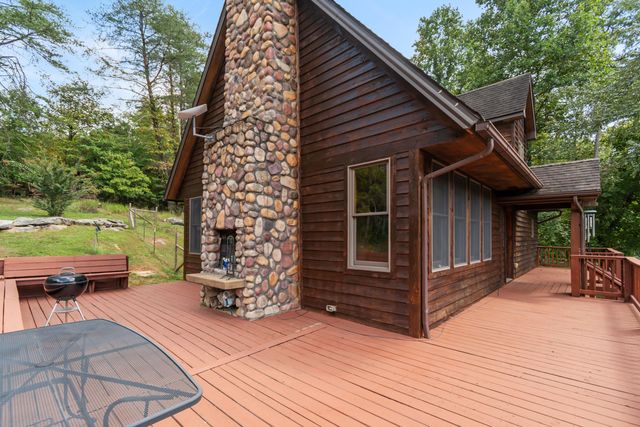 1975 Cherry Grove Road, Somerset, KY 42501