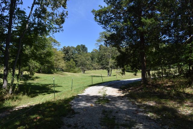 1975 Cherry Grove Road, Somerset, KY 42501