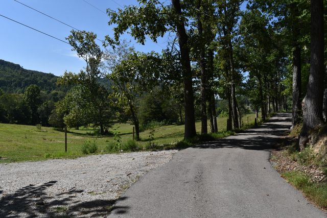 1975 Cherry Grove Road, Somerset, KY 42501