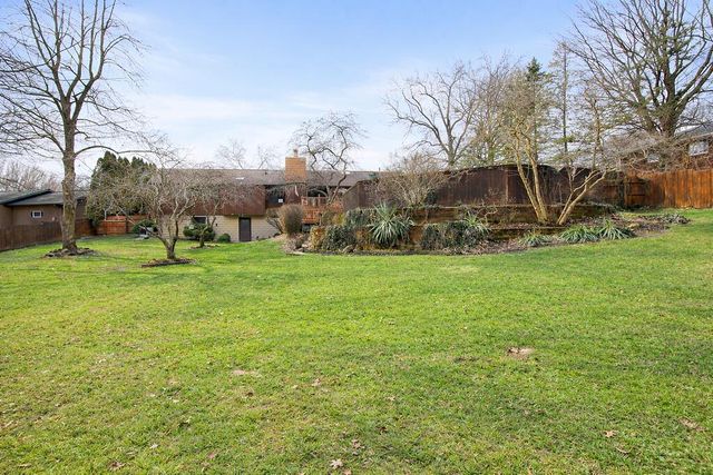 5654 W Vintage Hills Trail, La Porte, IN 46350