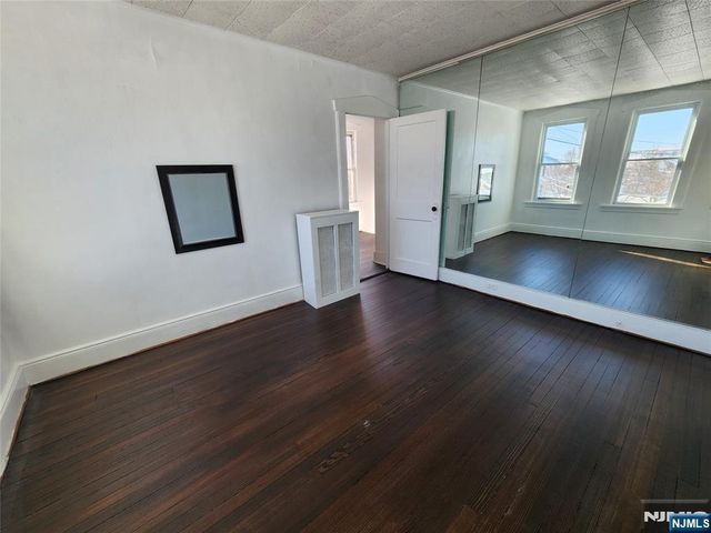 752 Ridge Road, Lyndhurst, NJ 07071