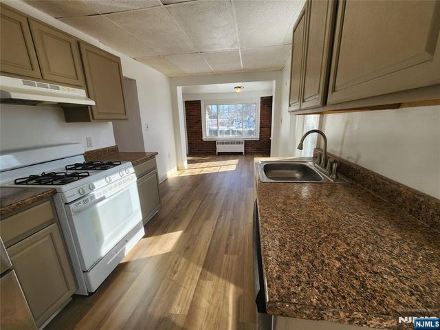 752 Ridge Road, Lyndhurst, NJ 07071