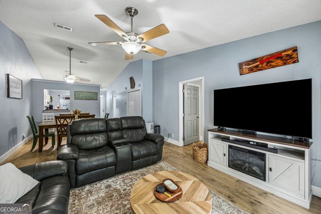 239 B W Lakemont Drive, Kingsland, GA 31548