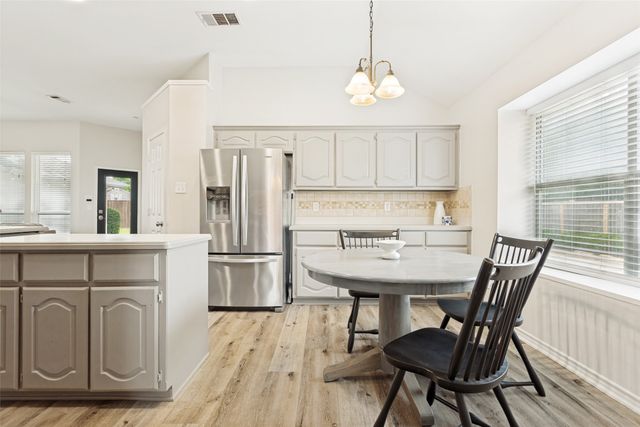 529 Lochwood Drive, Murphy, TX 75094