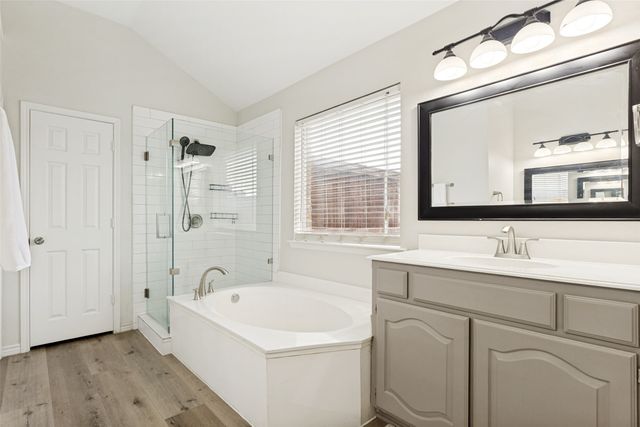 529 Lochwood Drive, Murphy, TX 75094