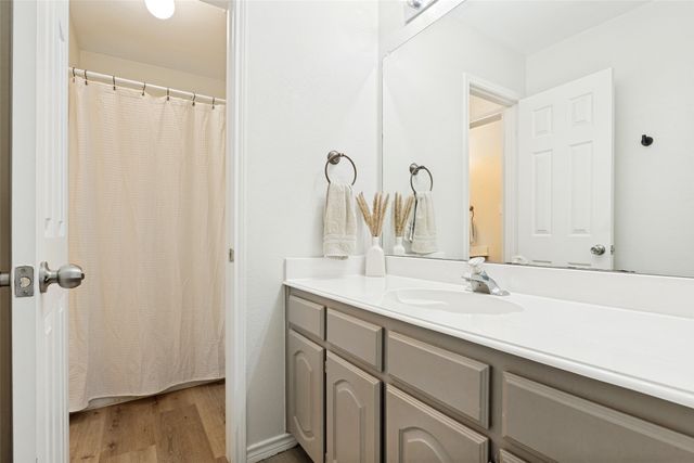 529 Lochwood Drive, Murphy, TX 75094