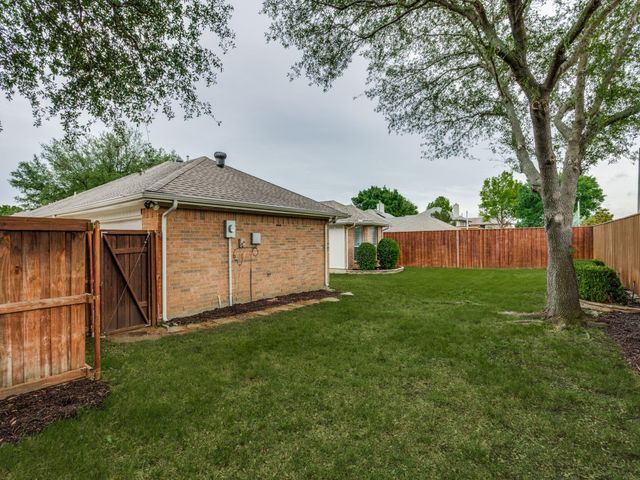 529 Lochwood Drive, Murphy, TX 75094