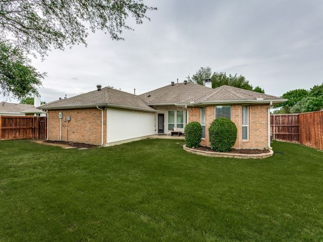 529 Lochwood Drive, Murphy, TX 75094