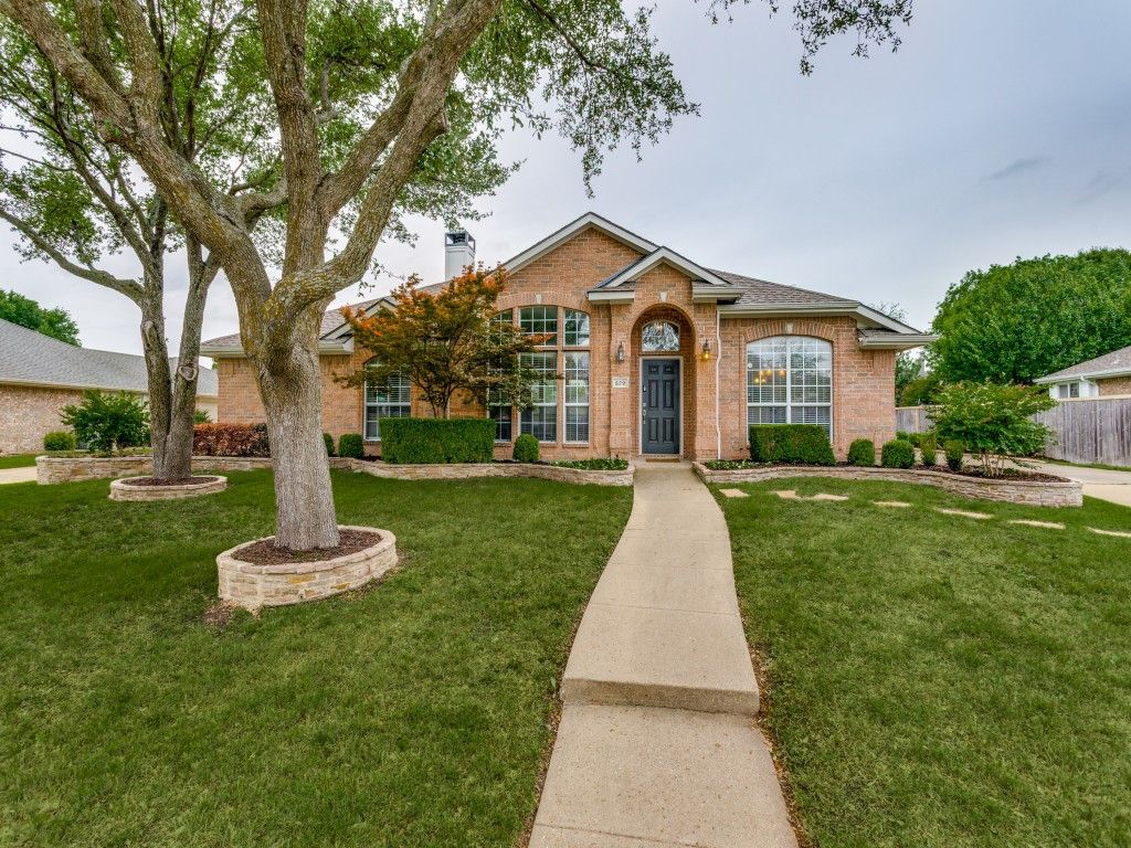 529 Lochwood Drive, Murphy, TX 75094