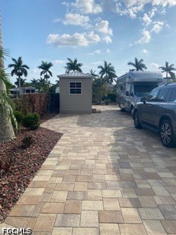10268 Meadow Beauty TRL, Fort Myers, FL 33905