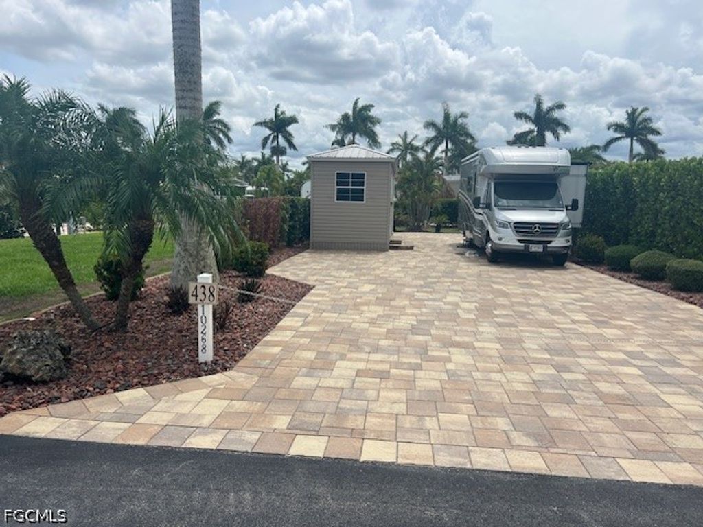 10268 Meadow Beauty TRL, Fort Myers, FL 33905
