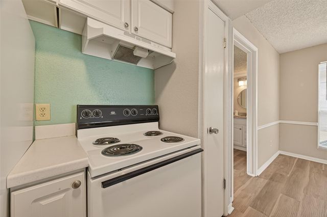 1516 Bay Area Boulevard H10, Houston, TX 77058