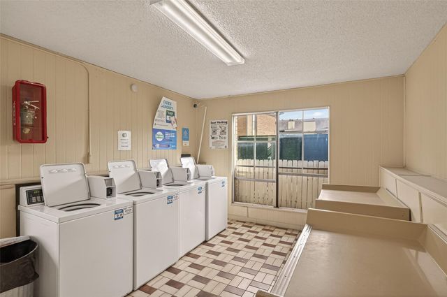 1516 Bay Area Boulevard H10, Houston, TX 77058