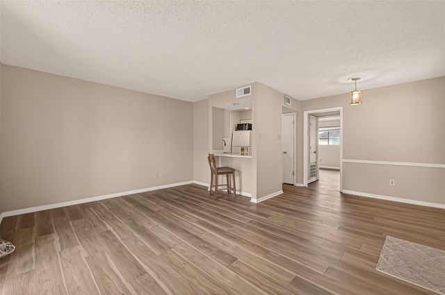 1516 Bay Area Boulevard H10, Houston, TX 77058