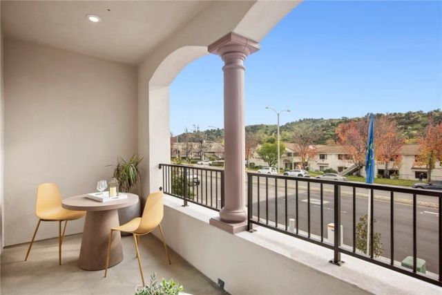 723 E. Route 66, Glendora, CA 91740