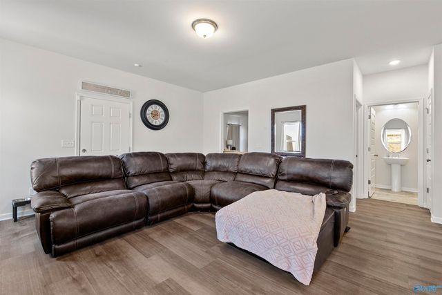 18675 Cottontail Lane, Athens, AL 35611