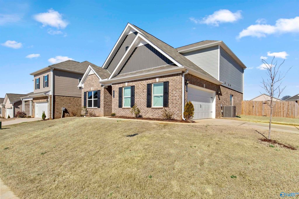 18675 Cottontail Lane, Athens, AL 35611