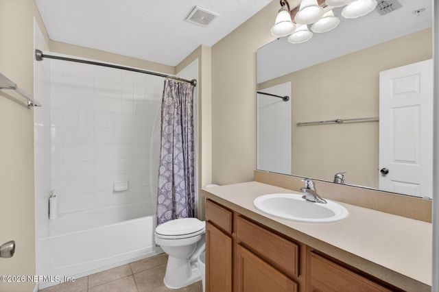 2200 MARSH HAWK Lane 403, Fleming Island, FL 32003