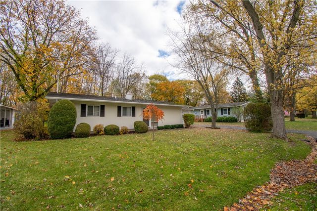 114 Sprucewood Circle, Geneva City, NY 14456