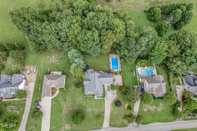 1828 Weaver Branch Rd, Piney Flats, TN 37686