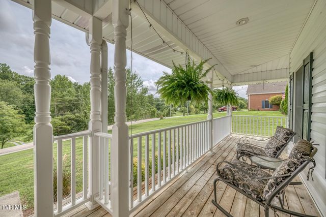 1828 Weaver Branch Rd, Piney Flats, TN 37686