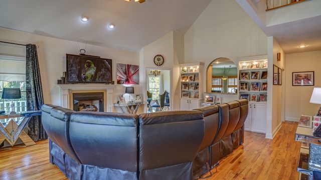 1828 Weaver Branch Rd, Piney Flats, TN 37686