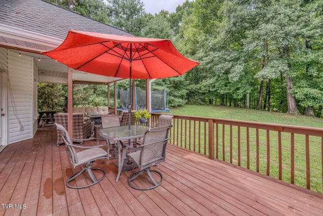 1828 Weaver Branch Rd, Piney Flats, TN 37686