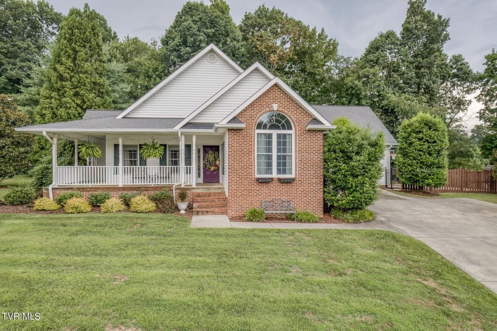 1828 Weaver Branch Rd, Piney Flats, TN 37686