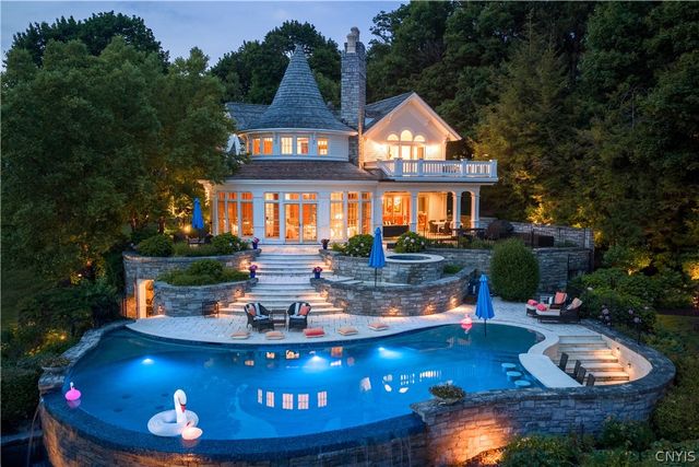 102 East Genesee Street, Skaneateles, NY 13152