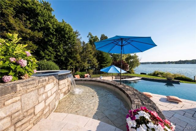 102 East Genesee Street, Skaneateles, NY 13152