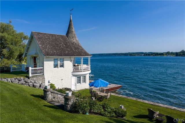 102 East Genesee Street, Skaneateles, NY 13152