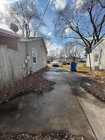 7717 Beech Avenue, Hammond, IN 46324