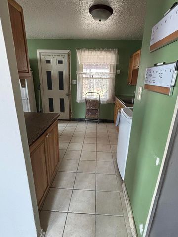 7717 Beech Avenue, Hammond, IN 46324