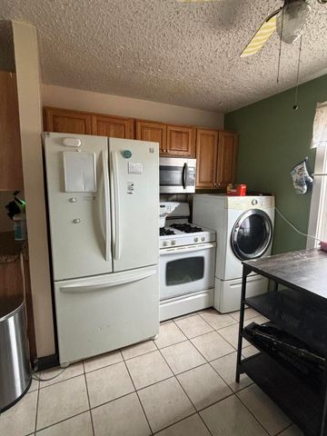 7717 Beech Avenue, Hammond, IN 46324