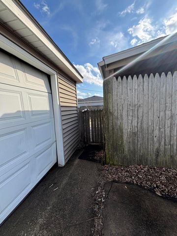 7717 Beech Avenue, Hammond, IN 46324