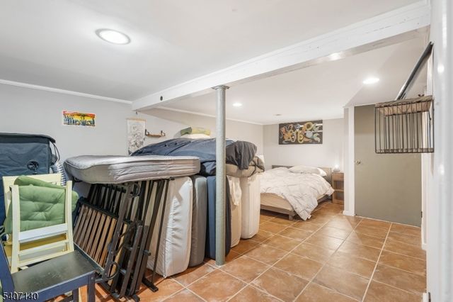 631 Union Ave, Elizabeth City, NJ 07208