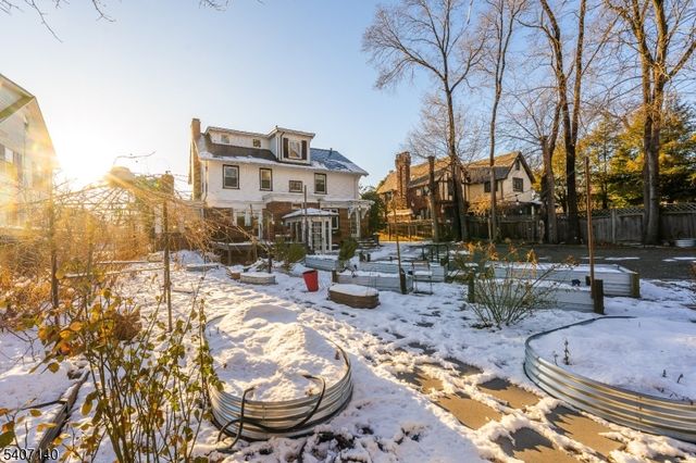 631 Union Ave, Elizabeth City, NJ 07208