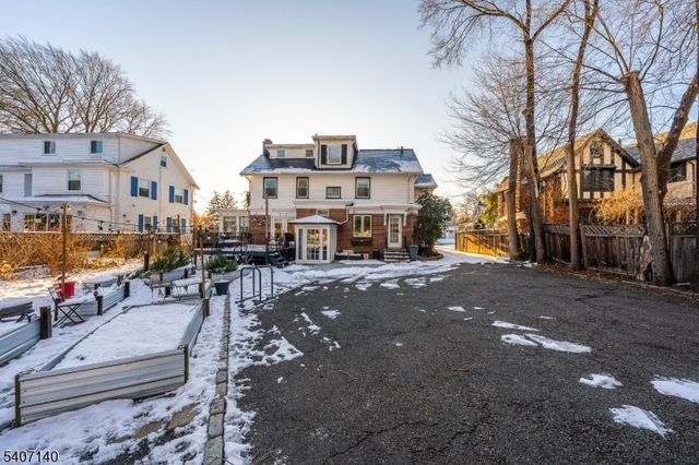 631 Union Ave, Elizabeth City, NJ 07208